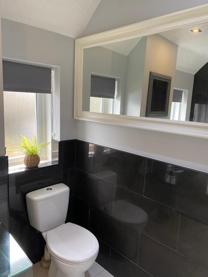Large Home, Close To Bhx, Nec, Jlr, 4 Double Beds! Birmingam Exterior foto