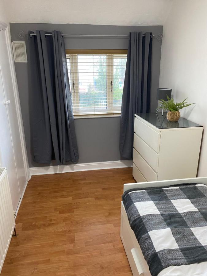 Large Home, Close To Bhx, Nec, Jlr, 4 Double Beds! Birmingam Exterior foto